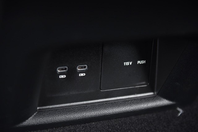 Volkswagen Atlas Cross Sport Vehicle Image 24