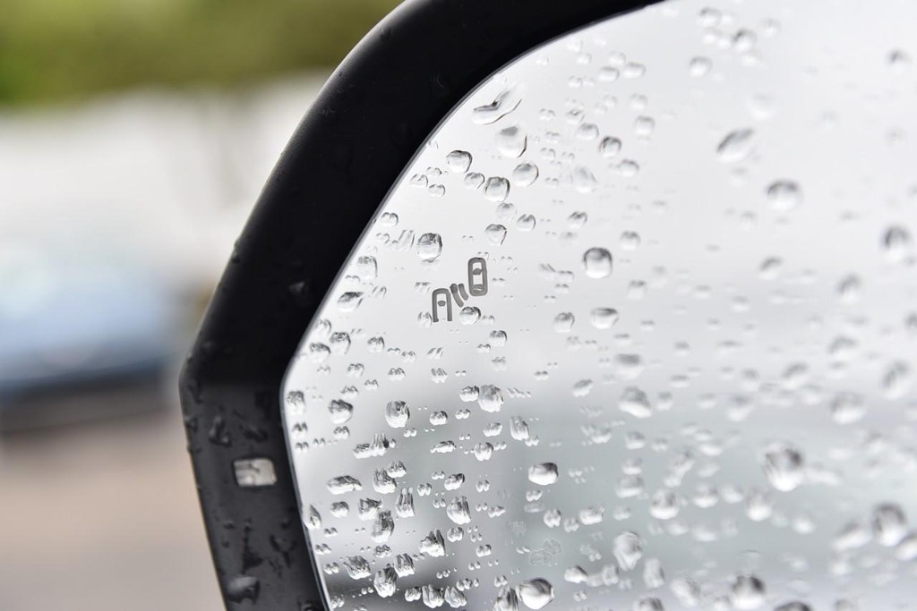 Volkswagen Atlas Cross Sport Vehicle Full-screen Gallery Image 10