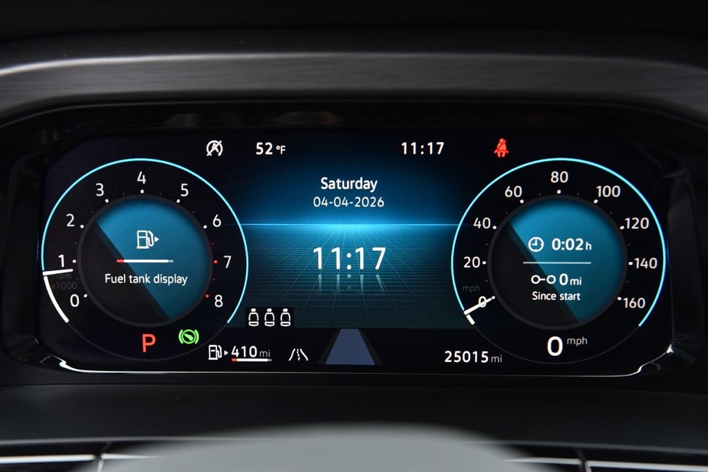 Volkswagen Atlas Cross Sport Vehicle Full-screen Gallery Image 12