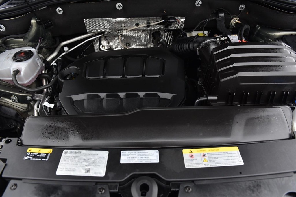 Volkswagen Atlas Cross Sport Vehicle Full-screen Gallery Image 27