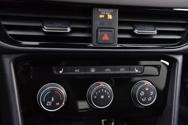 Volkswagen Taos Vehicle Image 15
