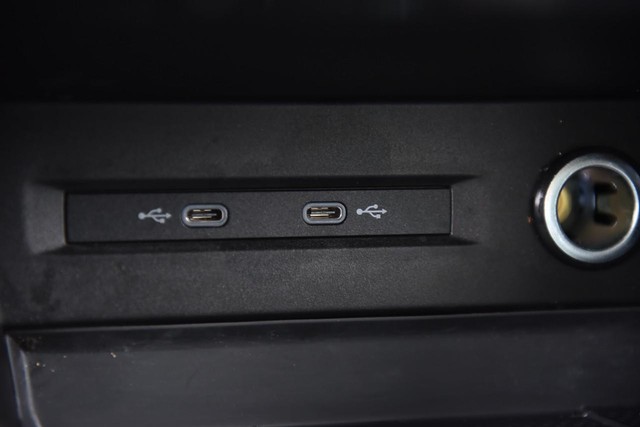 Volkswagen Taos Vehicle Image 16