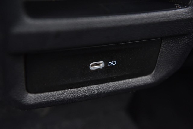 Volkswagen Taos Vehicle Image 25