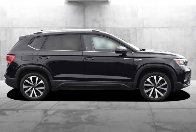 Volkswagen Taos Vehicle Image 05