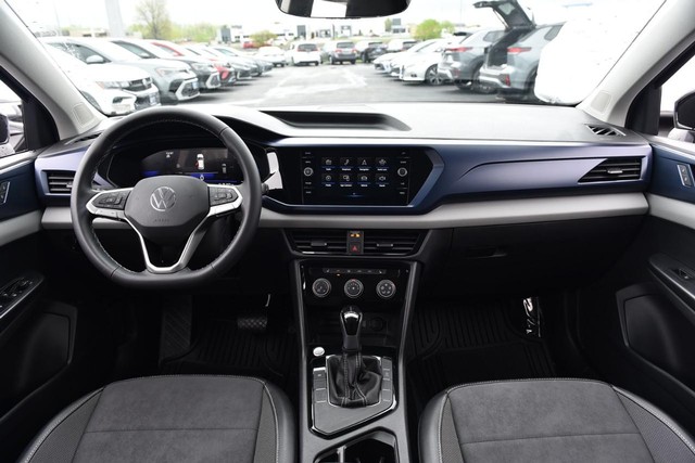 Volkswagen Taos Vehicle Image 07