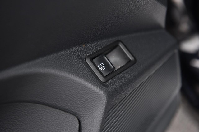 Volkswagen Taos Vehicle Image 09