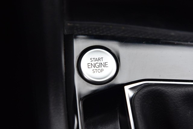 Volkswagen Taos Vehicle Image 16