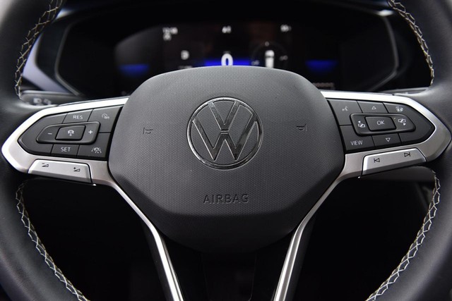 Volkswagen Taos Vehicle Image 17