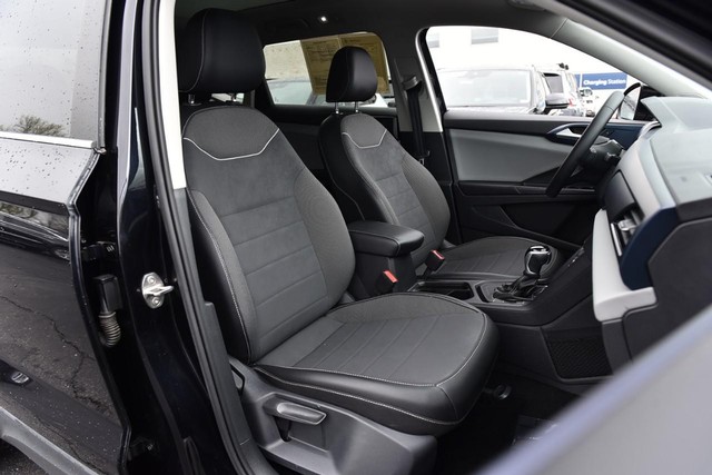 Volkswagen Taos Vehicle Image 19