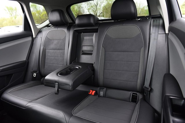 Volkswagen Taos Vehicle Image 21