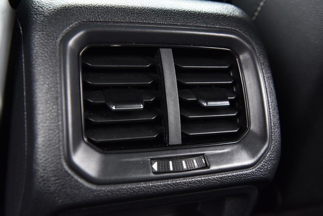 Volkswagen Taos Vehicle Image 22