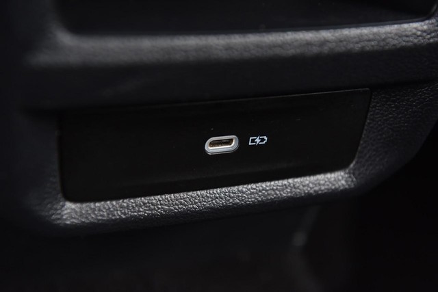 Volkswagen Taos Vehicle Image 23