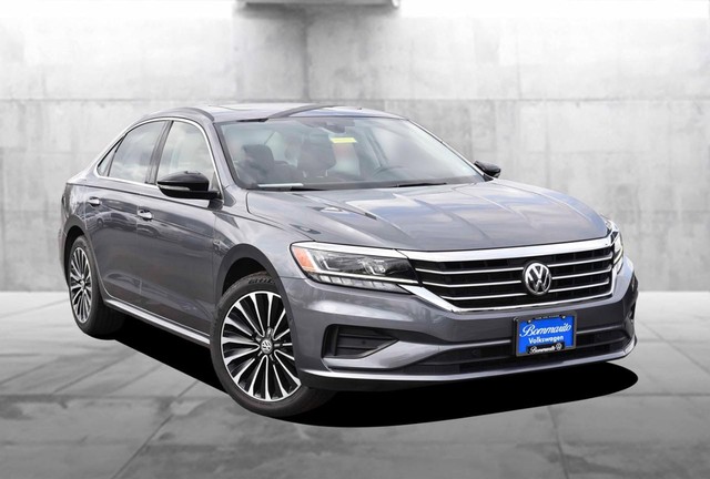 Volkswagen Passat Vehicle Image 02