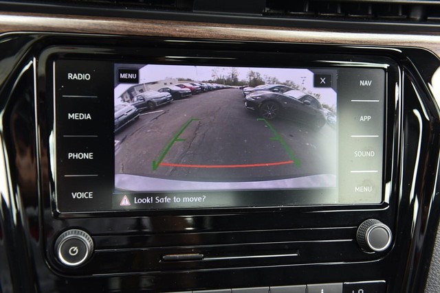 Volkswagen Passat Vehicle Image 14