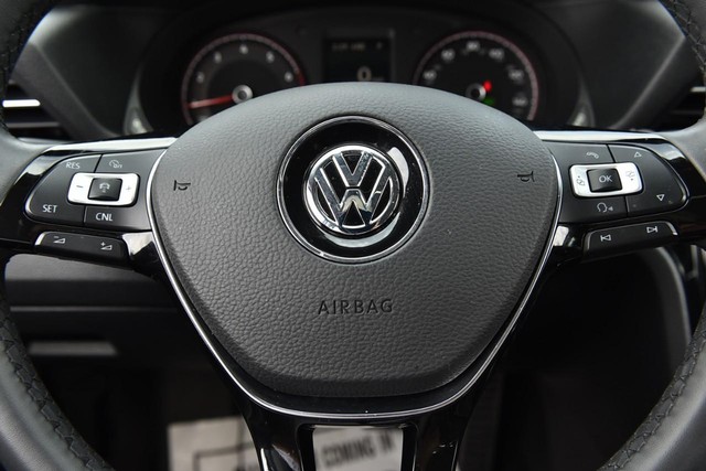 Volkswagen Passat Vehicle Image 20