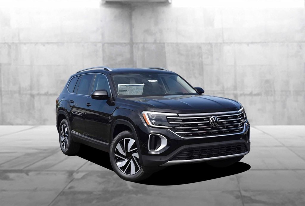Volkswagen Atlas Vehicle Full-screen Gallery Image 2