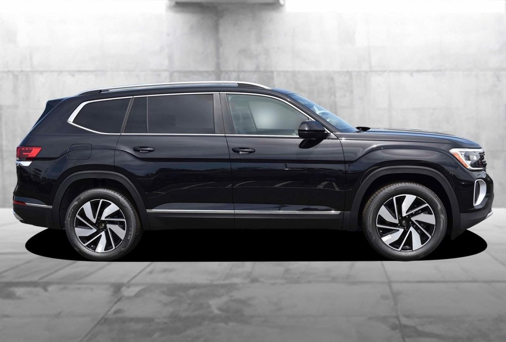 Volkswagen Atlas Vehicle Full-screen Gallery Image 5
