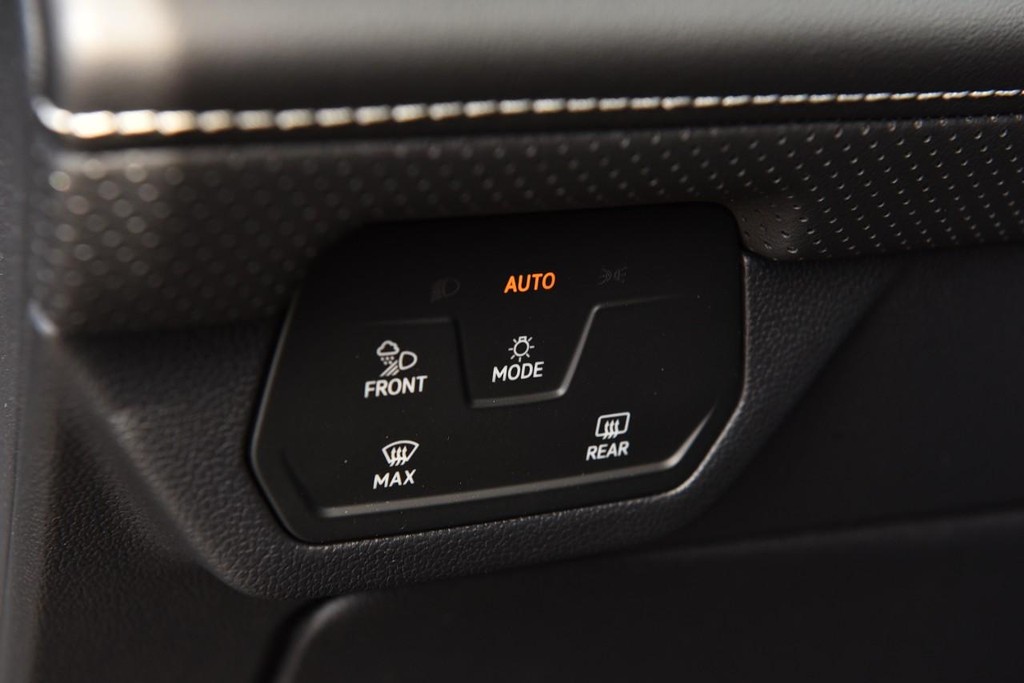 Volkswagen Atlas Vehicle Full-screen Gallery Image 10