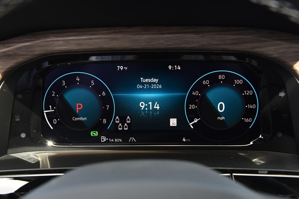 Volkswagen Atlas Vehicle Full-screen Gallery Image 11