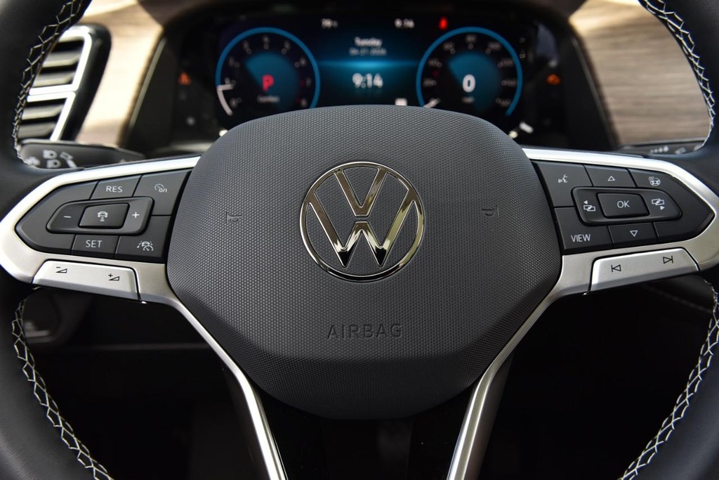 Volkswagen Atlas Vehicle Full-screen Gallery Image 17