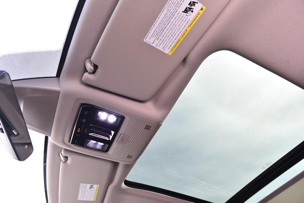 Volkswagen Atlas Vehicle Full-screen Gallery Image 20