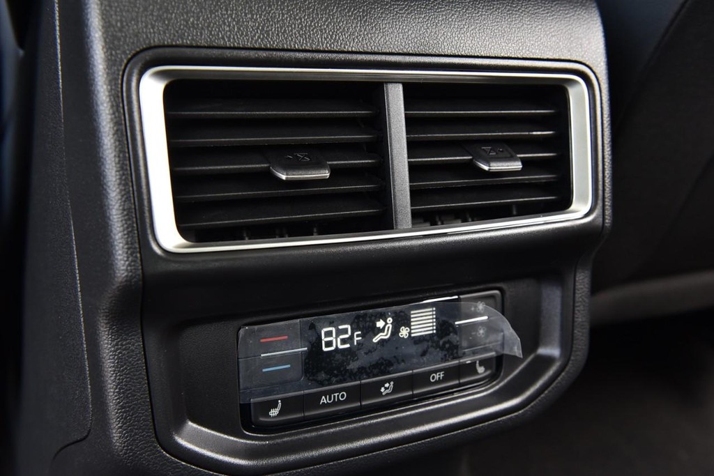 Volkswagen Atlas Vehicle Full-screen Gallery Image 22