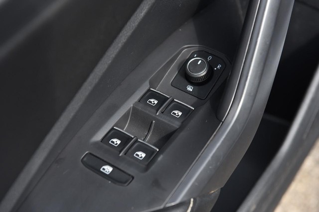 Volkswagen Jetta Vehicle Image 08