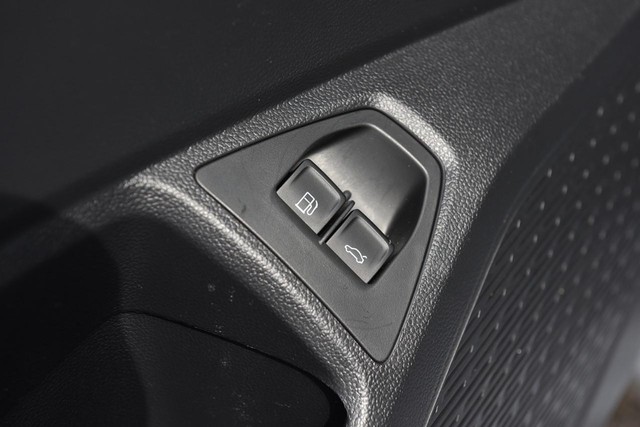 Volkswagen Jetta Vehicle Image 09