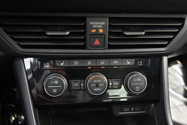 Volkswagen Jetta Vehicle Image 15