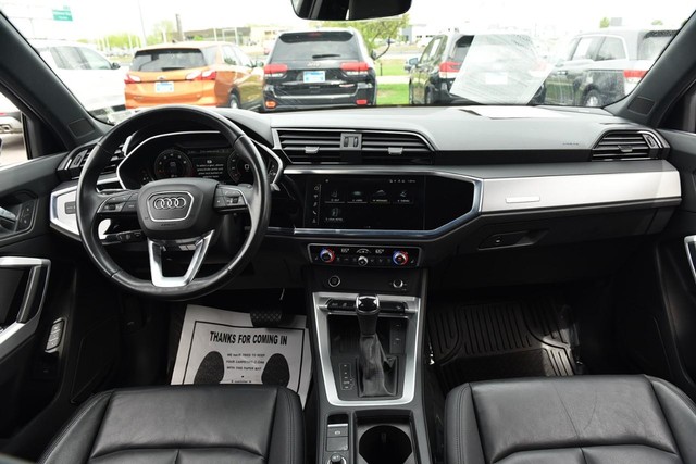 Audi Q3 Vehicle Image 07