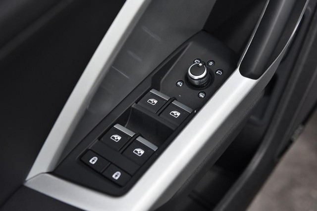 Audi Q3 Vehicle Image 08