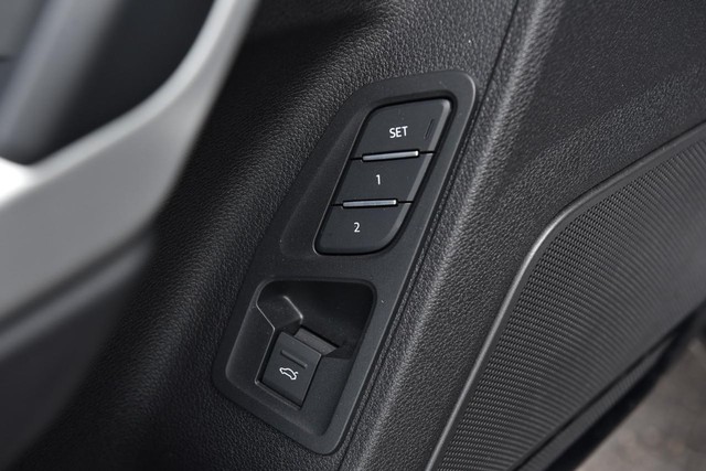 Audi Q3 Vehicle Image 09