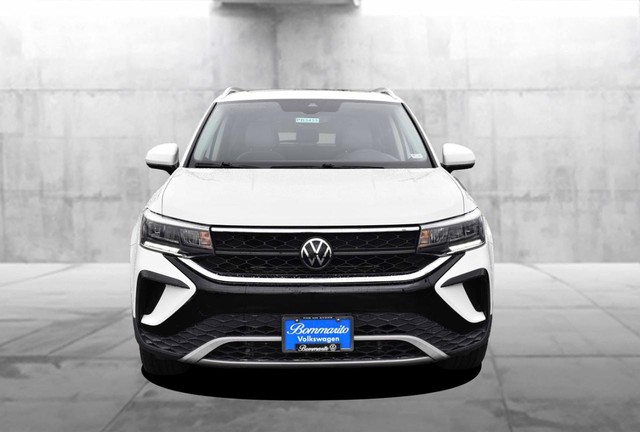 Volkswagen Taos Vehicle Image 04