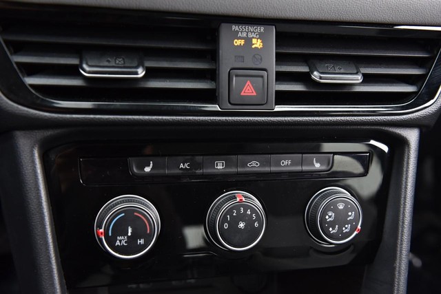Volkswagen Taos Vehicle Image 14
