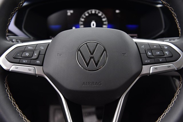 Volkswagen Taos Vehicle Image 17