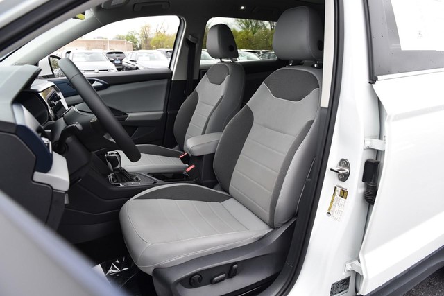 Volkswagen Taos Vehicle Image 18