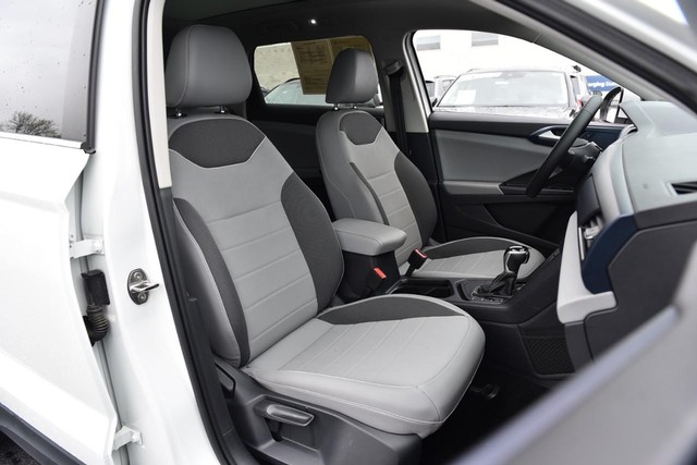 Volkswagen Taos Vehicle Image 19