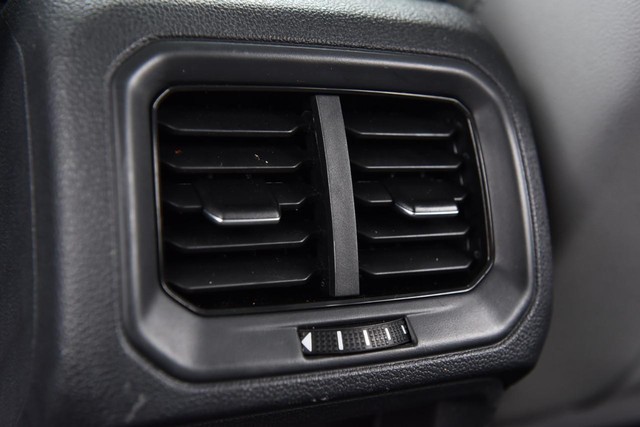 Volkswagen Taos Vehicle Image 22