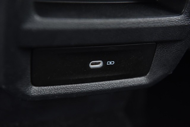 Volkswagen Taos Vehicle Image 23