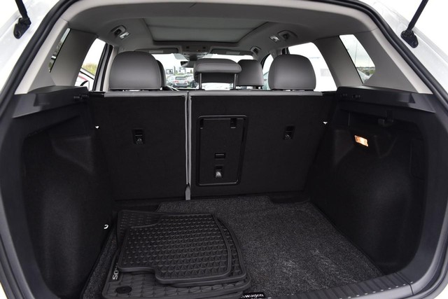 Volkswagen Taos Vehicle Image 24