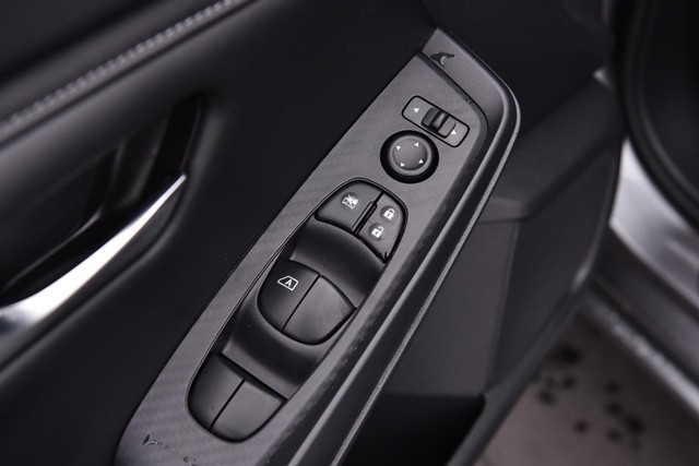 Nissan Sentra Vehicle Image 08