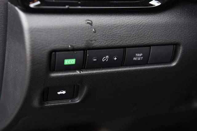 Nissan Sentra Vehicle Image 10