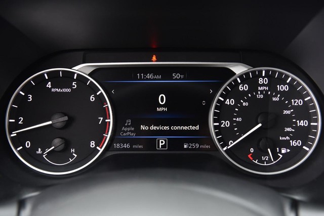 Nissan Sentra Vehicle Image 11