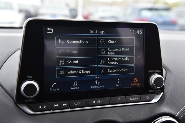 Nissan Sentra Vehicle Image 13