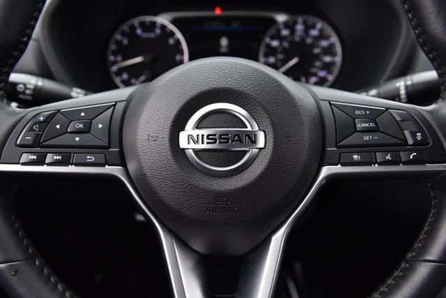 Nissan Sentra Vehicle Image 17