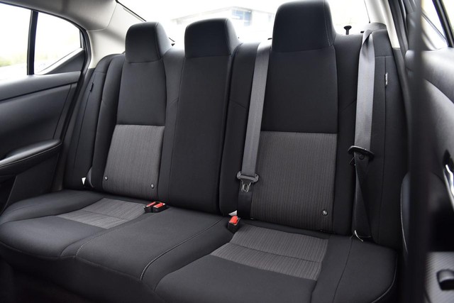 Nissan Sentra Vehicle Image 20
