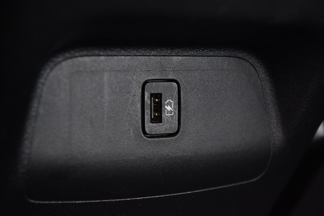 Nissan Sentra Vehicle Image 21