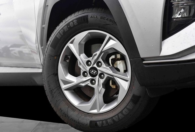 Hyundai Tucson Vehicle Image 03