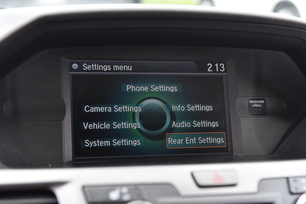 Honda Odyssey Vehicle Full-screen Gallery Image 12
