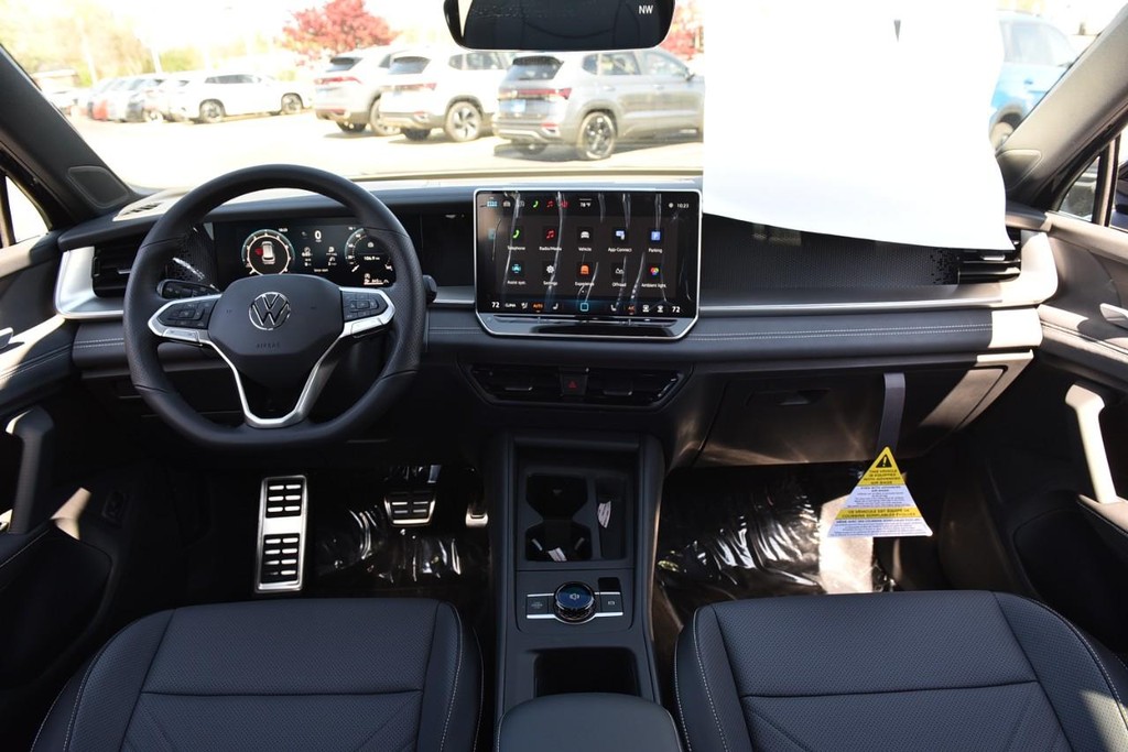 Volkswagen Tiguan Vehicle Full-screen Gallery Image 7